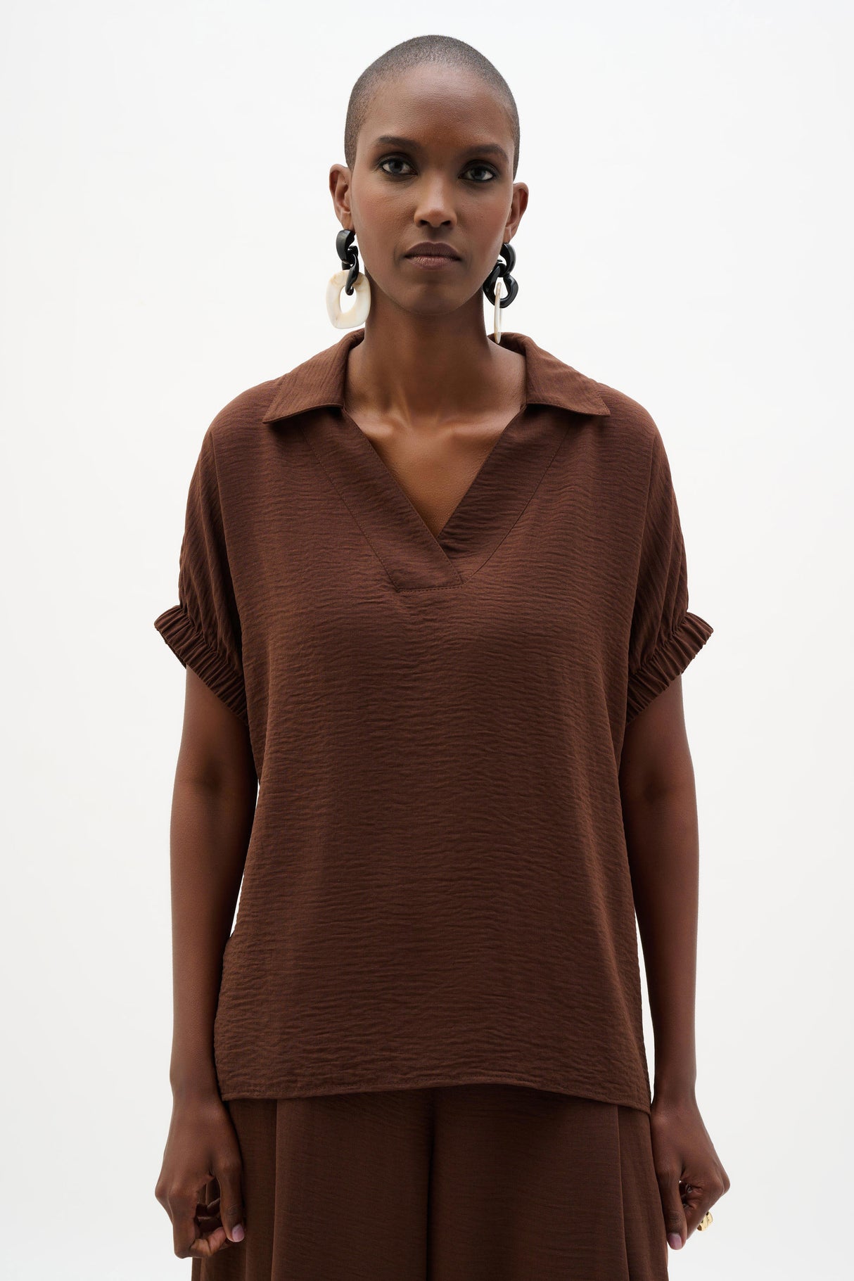 Woven Gauze Boxy Top With Shirred Sleeves 262078
