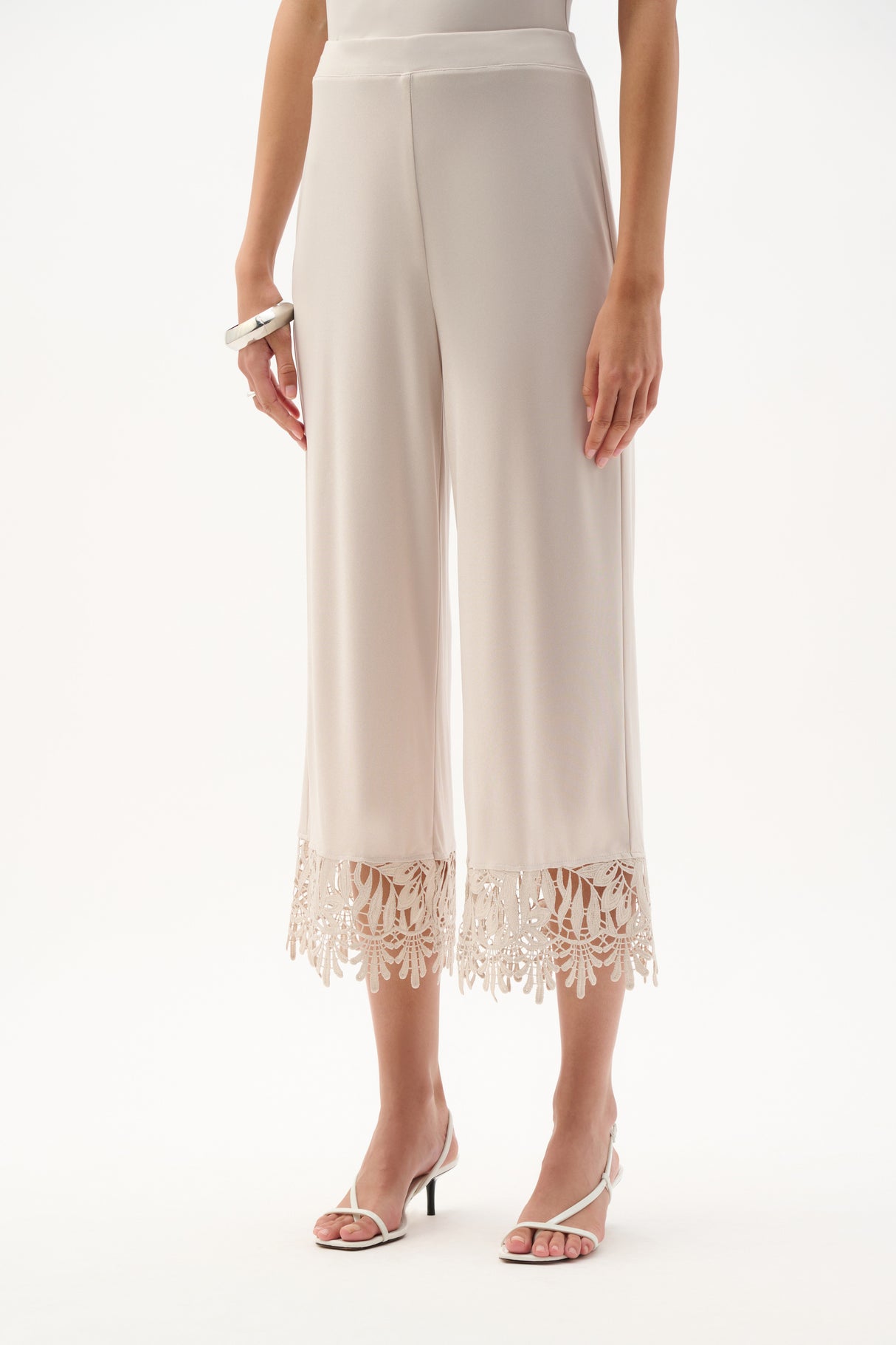Knit Culotte Pants With Lace Hem 262095