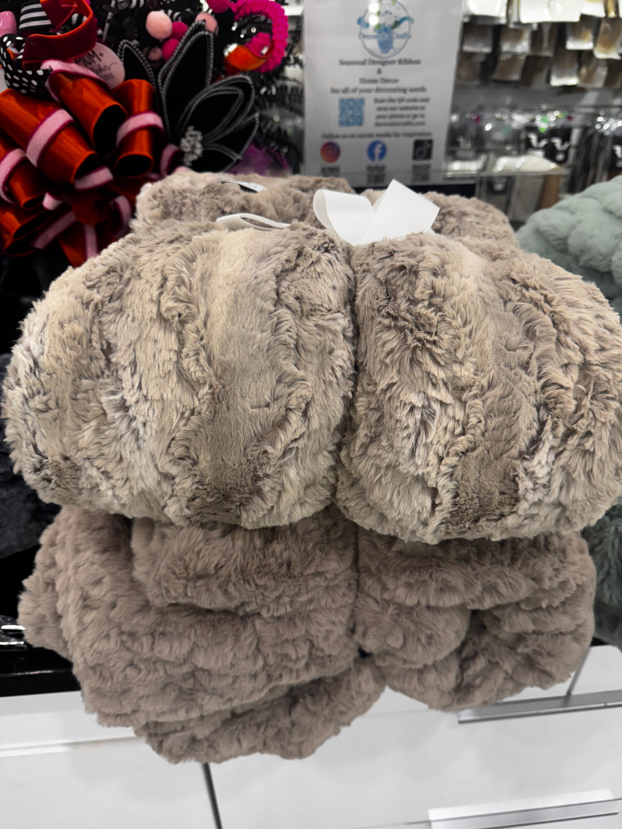 Razz Throw Blankets 40x60