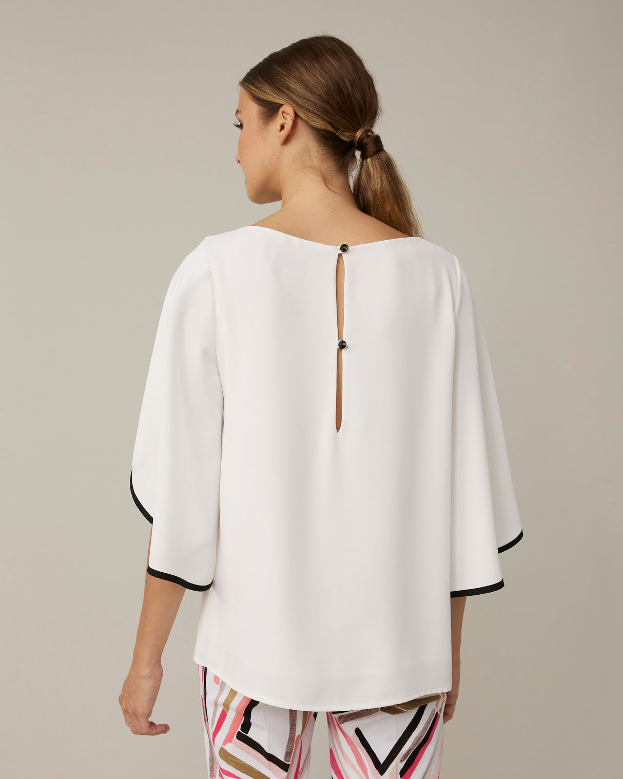 JOSEPH RIBKOFF 221029 VANILLA/BLACK GEORGETTE TOP