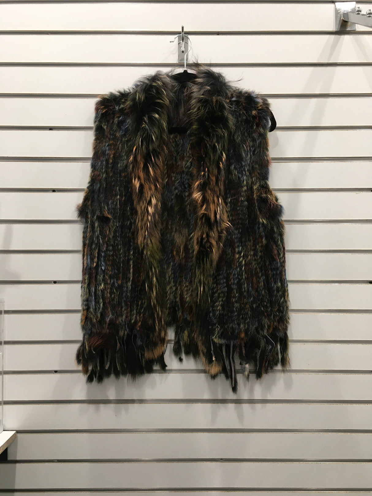 RWA 889, VEST
