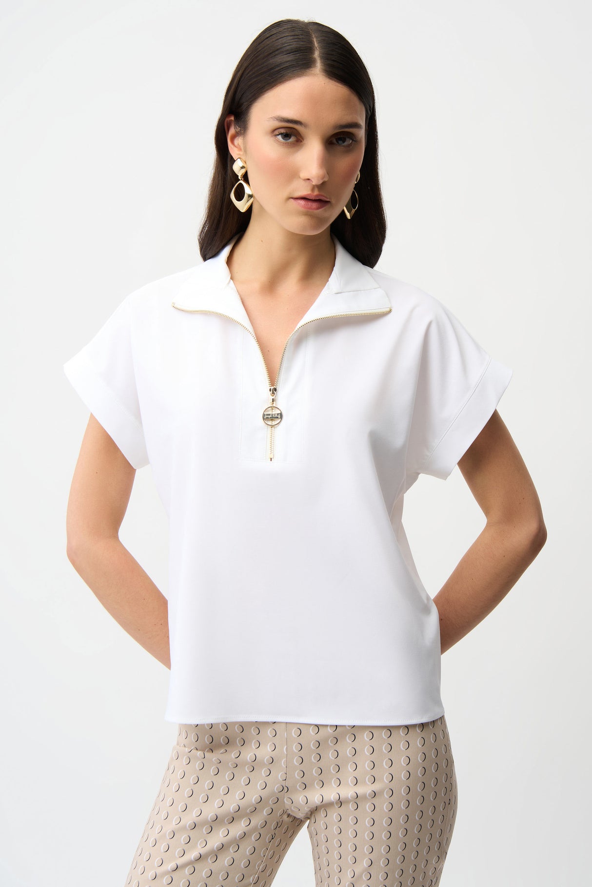 Stretch Poplin Straight Top With Zipped Neckline 261140