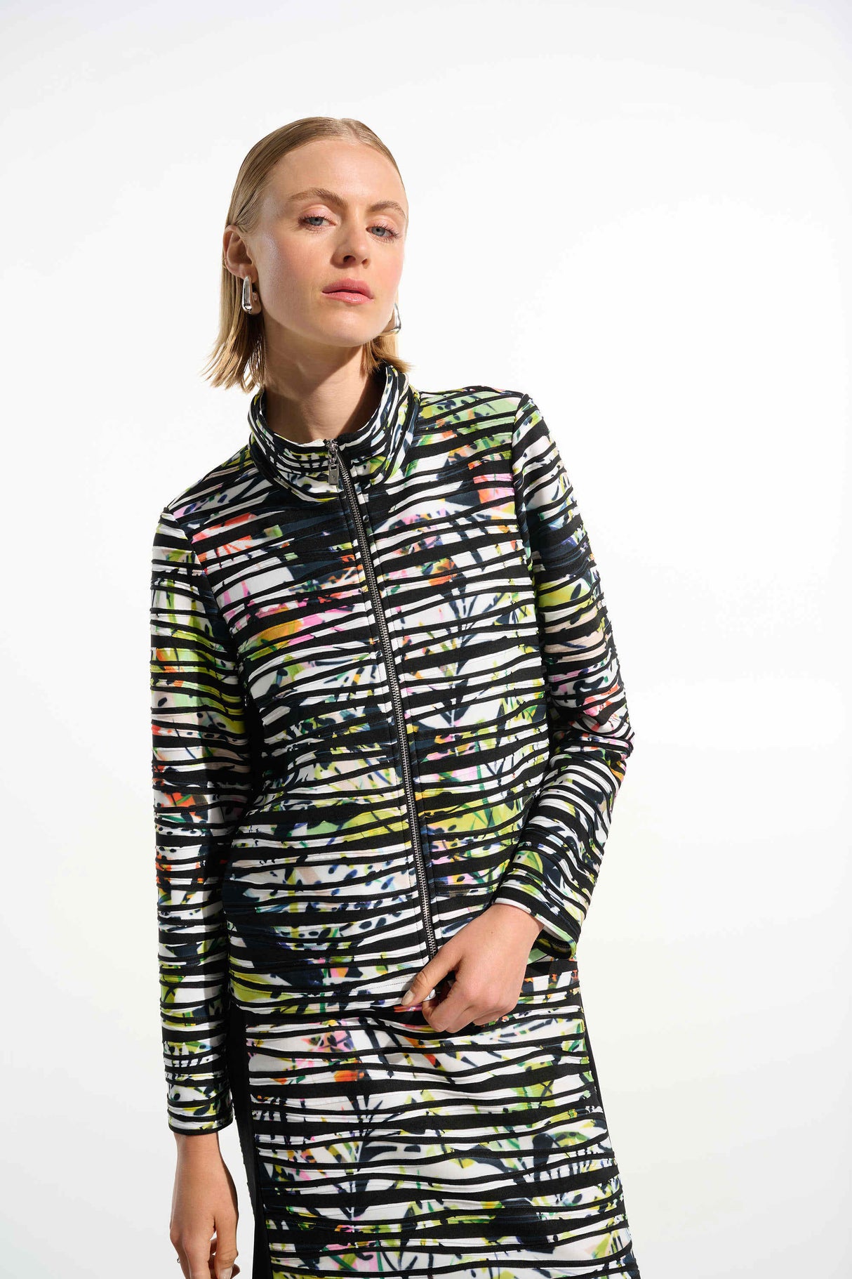 Cascade Knit Tropical Print Jacket With Contrast Panel 261644