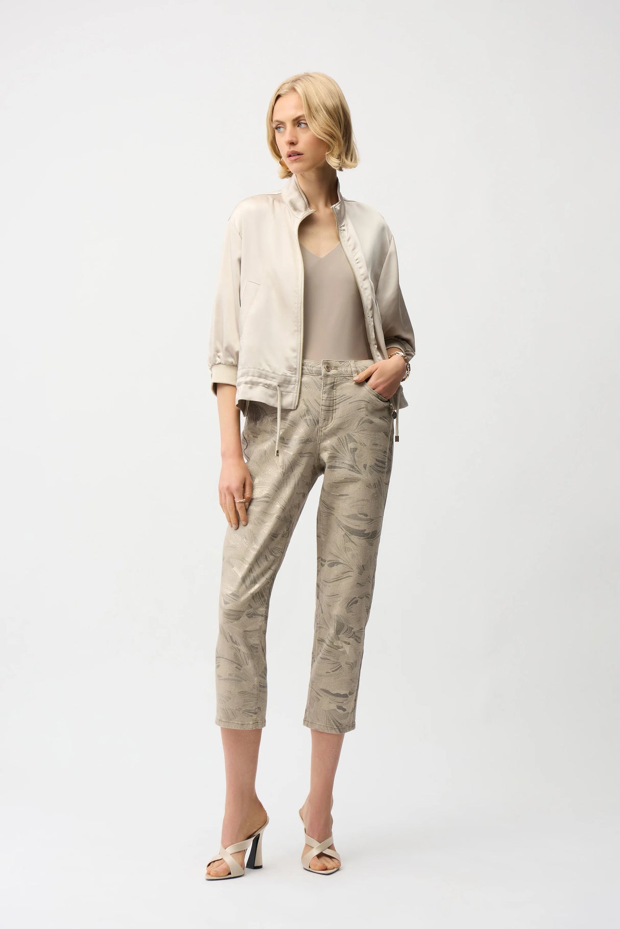 JOSEPH RIBKOFF Metallic Abstract Print Slim Crop Jeans 261959