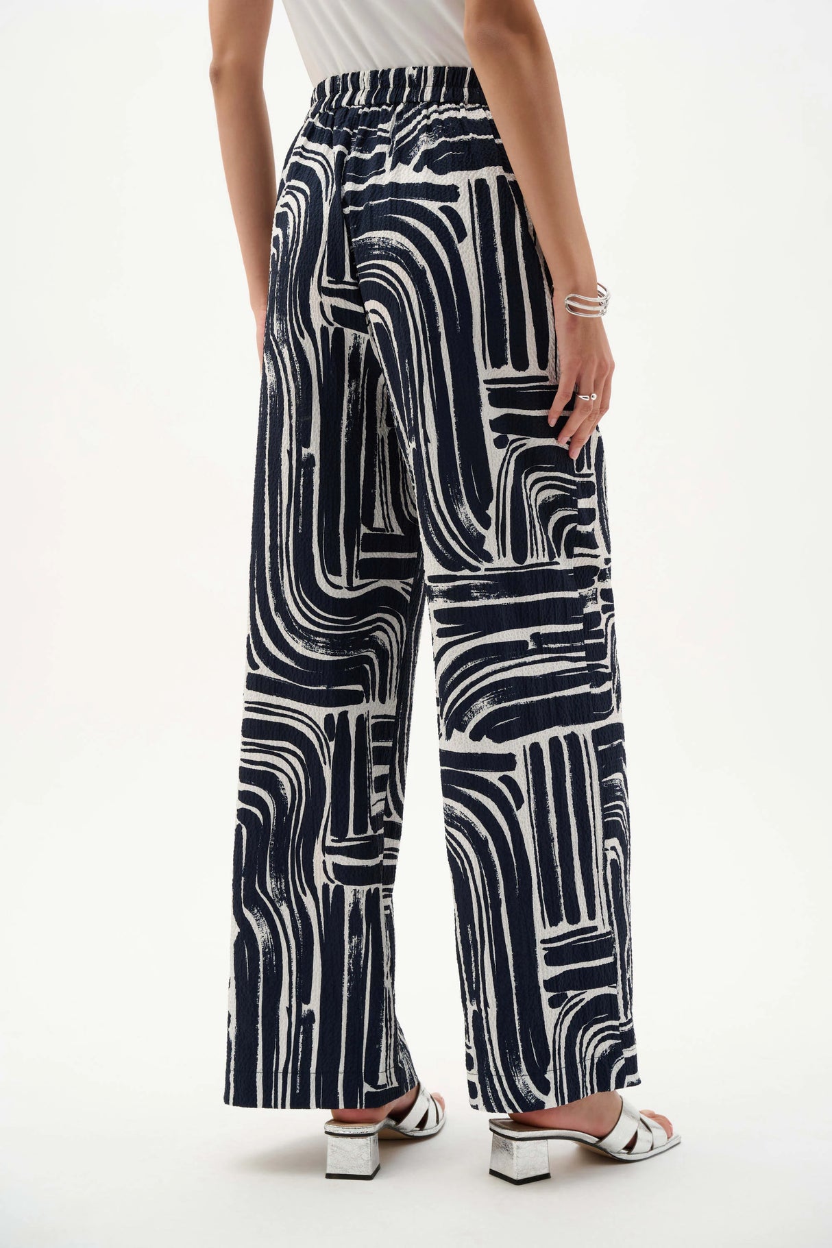 JOSEPH RIBKOFF Seersucker Abstract Print Wide Leg Pull-On Pants 262165