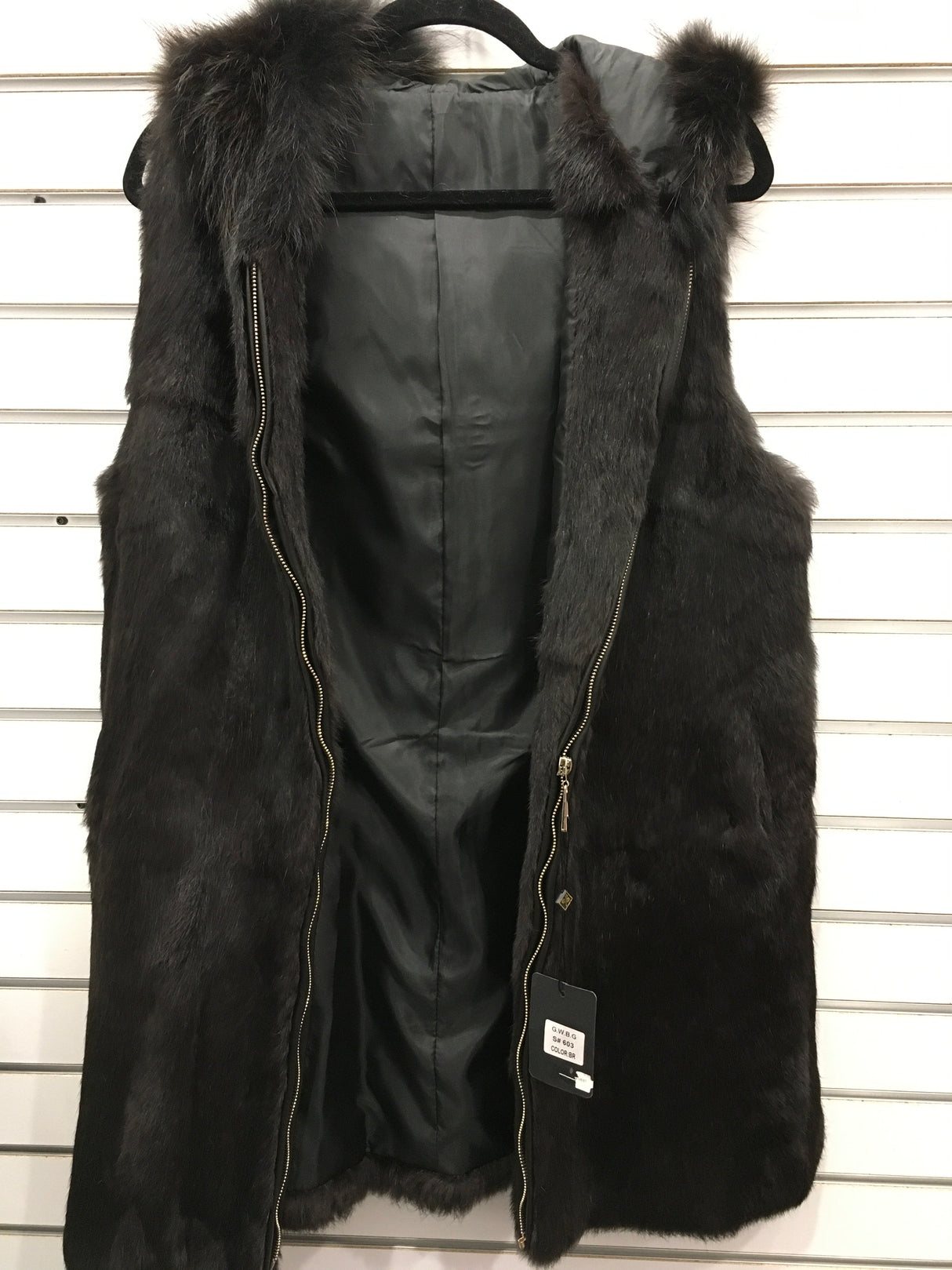 RWA 0200, FUR VEST