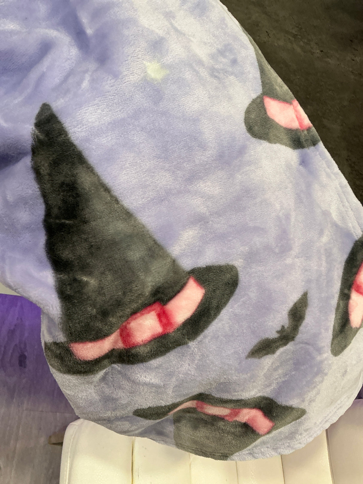 Witch Hat Plush Throw Blanket 💜🖤🎩 50”x70”