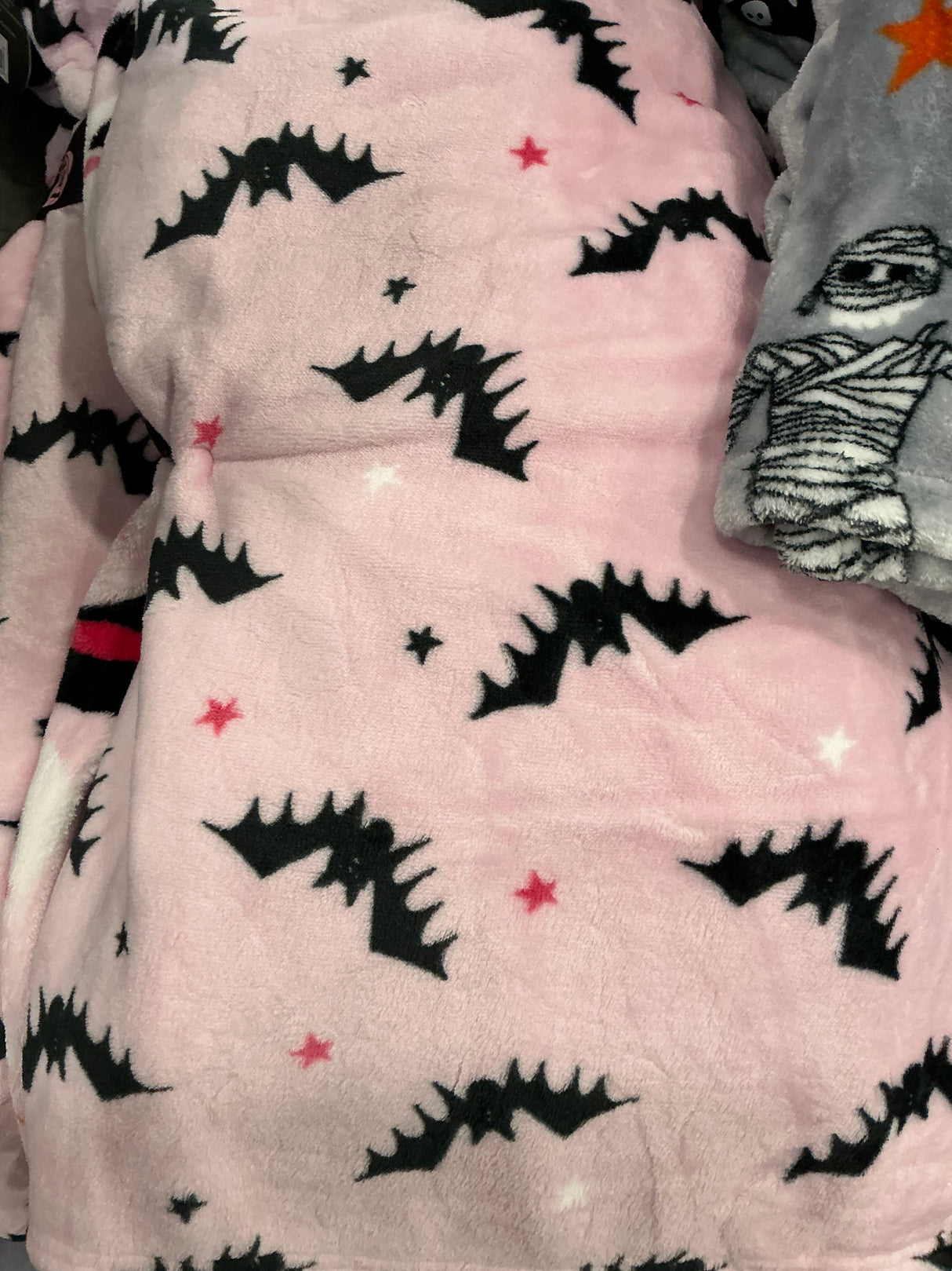 Pink Bat Halloween Throw Blanket – 50” x 70”