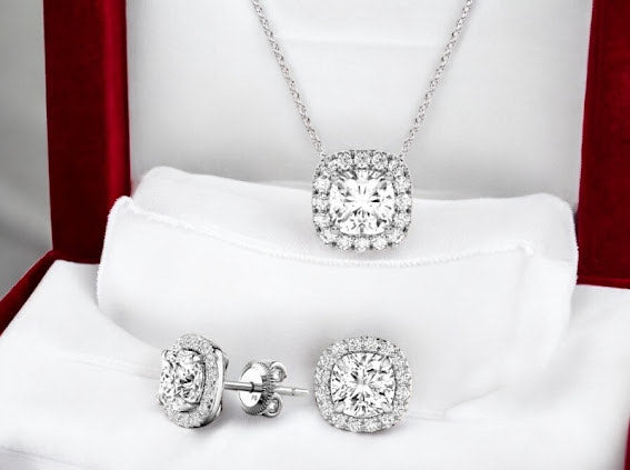 MODERN CLASSIC Necklace/Earrings Set – Classic Beauty, Modern Edge